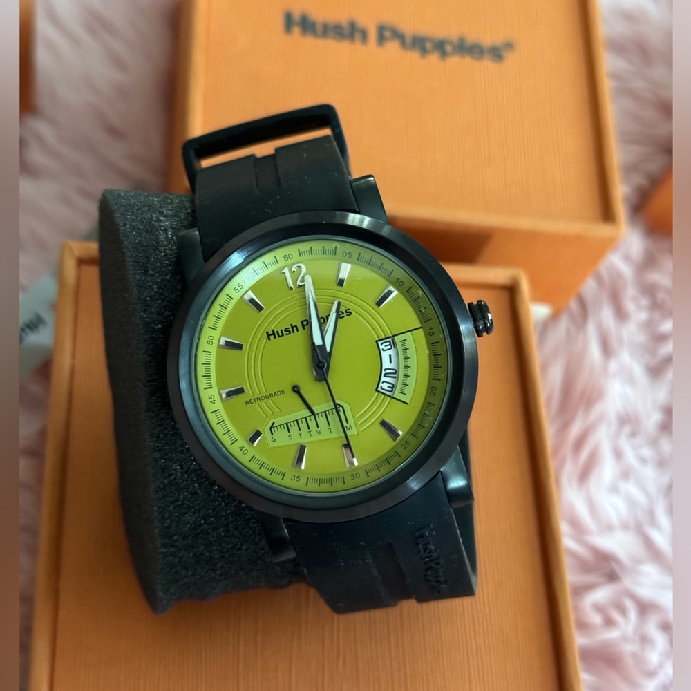 NIB HUSH PUPPIES LIME GREEN‎ DIAL BLACK SILICONE MEN’S WATCH - Picture 2 of 8
